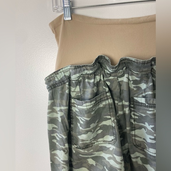 Motherhood Maternity Camo Pants Over the Belly Size Large - Picture 5 of 9